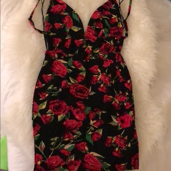 Open Back Rosebud dress - Picture 7 of 8